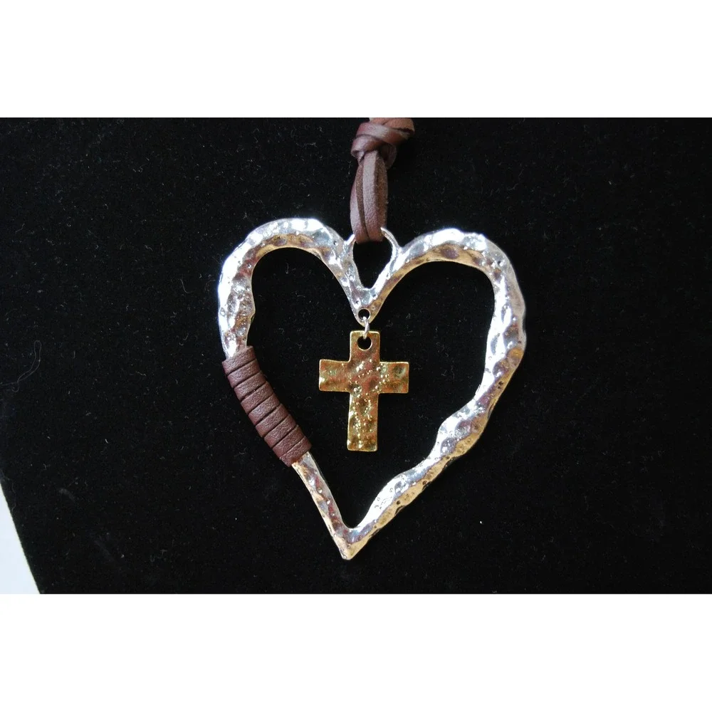 Leather Necklace NWOT Silver-tone hollow Dangle Heart &‎ Cross pendant Rope
